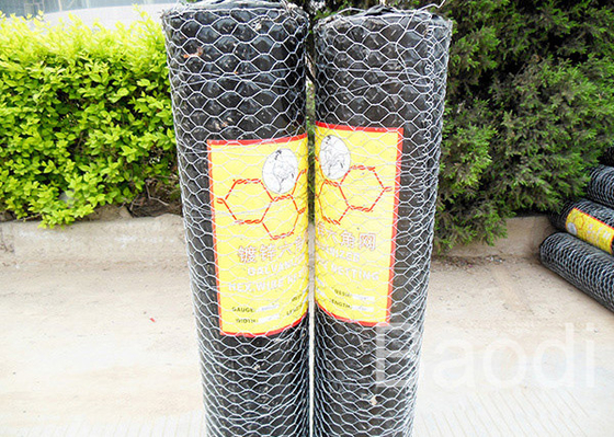 Heißer eingetauchter galvanisierter Maschendraht-Maschendraht für den Geflügel-Viehbestand, der 0,45 - 1.4mm einzäunt