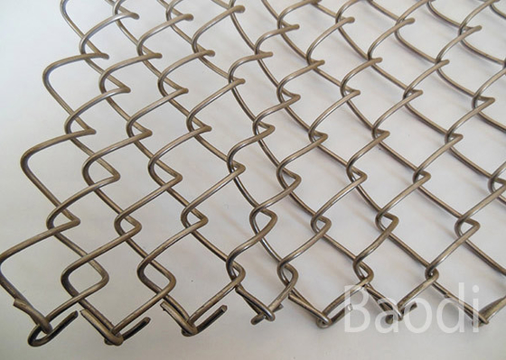 Kohlenstoffstahl-galvanisiertes Kettenglied-Maschen-Zaun-Diamant-Muster mit Metallrundem Posten