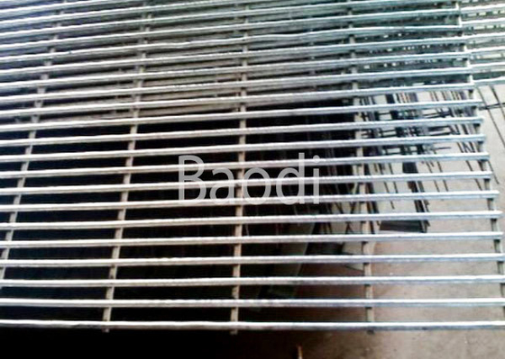 Gefängnis-Vinylüberzogene Antiaufstiegs-Zaun-Platten, 358 Draht-hohe Sicherheits-Fechten