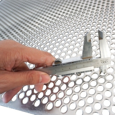 Filtermaterial Architektur Metallbildschirmkunst Einzigartiges Design Perforationsplatten für Architektur und Industrie Breite 0,5-1,5 m