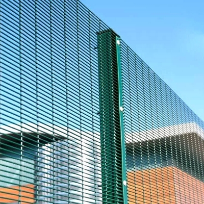 Anti-Cut Galvanized 358 Wire Mesh Fence Panels Dauerhafte und Manipulationssichere Lösung für Industrie- und Gewerbeanlagen