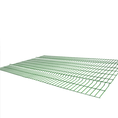 PVC-beschichtetes schweres 3D-Metalldrahtzaun Bauernfreundliche Sicherheit mit Anti-Klettern-Design und 4/ 4.5/ 5mm Drahtdurchmesser