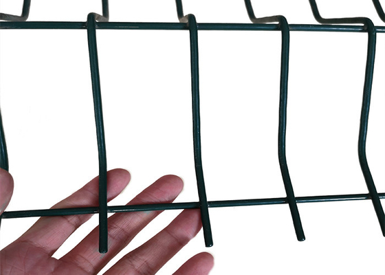 3D-geschweißtes Gitterzaun mit verbesserter Sichtbarkeit Galvanisiertes und PVC-beschichtetes Dekorationsschild