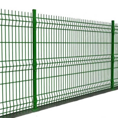 Zäune mit PVC-Bedeckung 3D-Gekrümmte Schweißdrahtnetze Zäune für Garten direkt grünes Metall Eisen Gartenzaun Sicherheitszaun