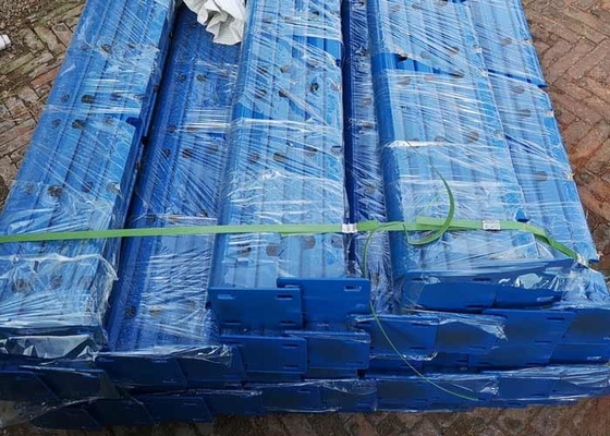 Blauer Draht-Mesh Fence Pvc Coated With-Quadrat-Posten der Farbe50x200mm quadratischer